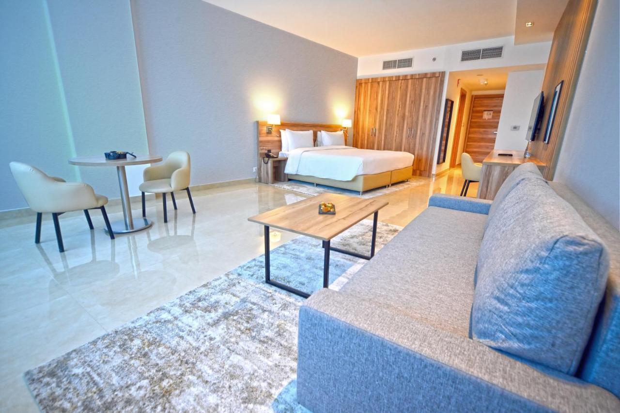 Pyramisa Hotel Apartments Dubaj Kültér fotó