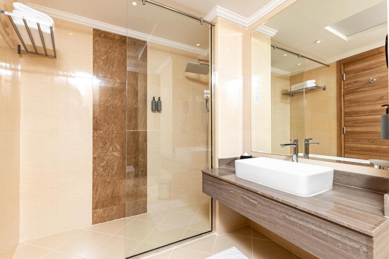Pyramisa Hotel Apartments Dubaj Kültér fotó